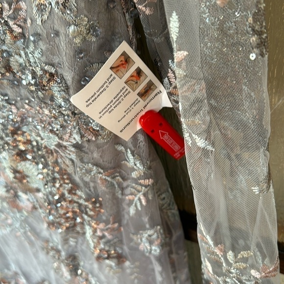 Mac Duggal EMBELLISHED V NECK ILLUSION LONG SLEEVE GOWN size 10 $698 sold out - Picture 13 of 17